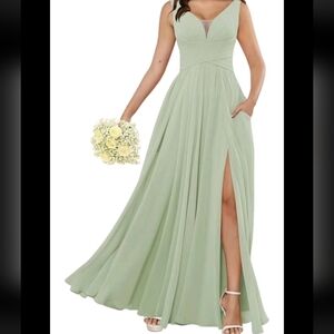 Miao Duo ALine Chiffon Sage Green Dress With Slit And Pockets - NWT Size 10